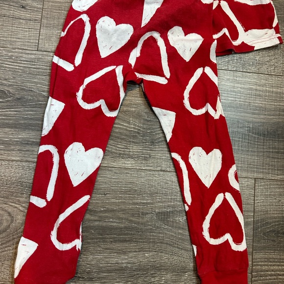 Carter’s 5 Kids Red Heart Pajamas - Picture 6 of 10